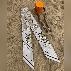 SOLD Hermès Twilly Silk Les Zebres Twilly Ciel Black White